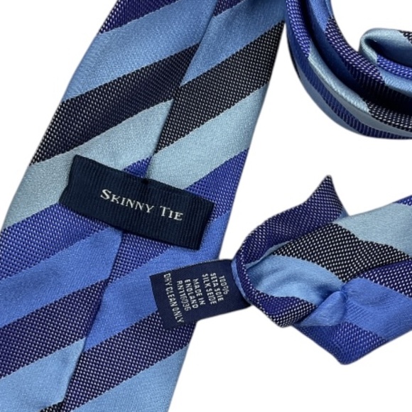 CHARLES TYRWHITT Blue Striped Silk LUXURY Tie HANDMADE ENGLAND - Picture 4 of 7